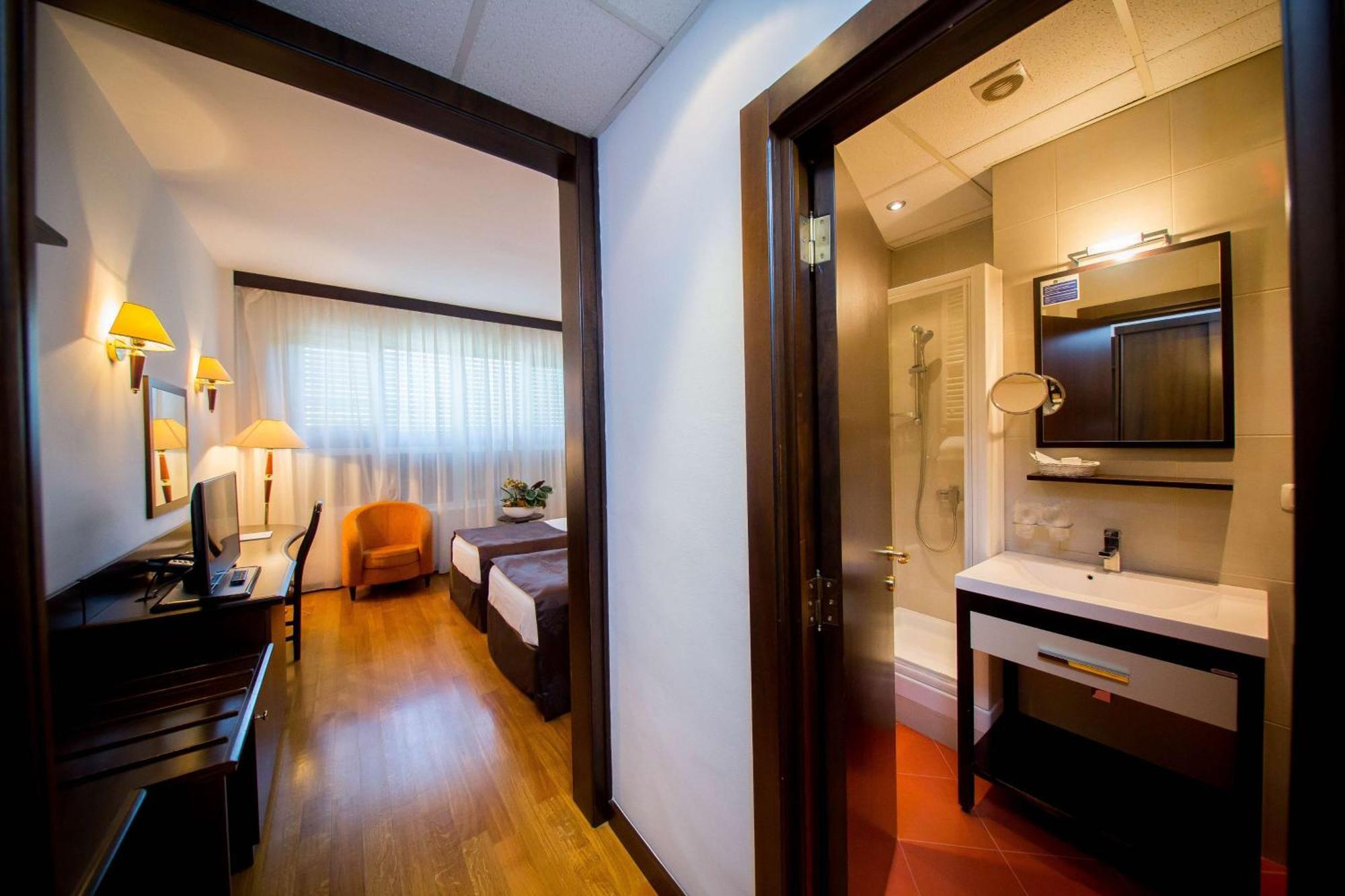 Best Western Central Hotel Arad Exterior foto